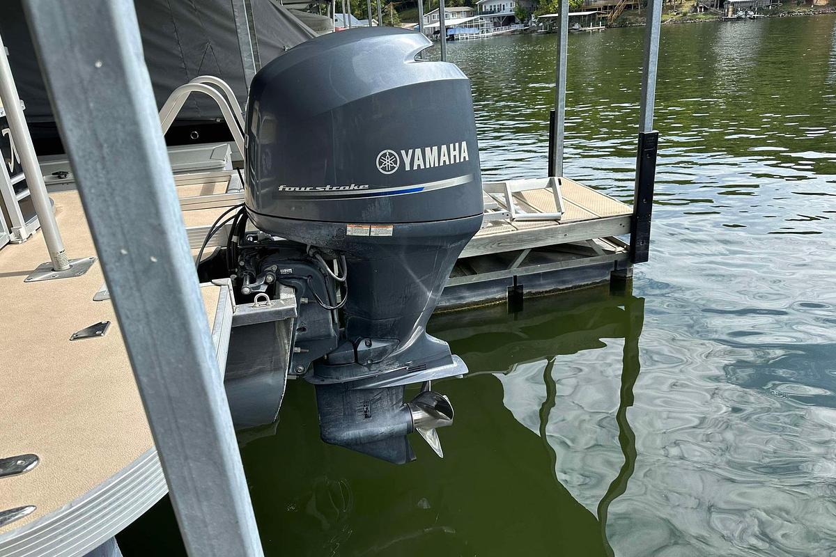 Used 2013 SunCatcher V322 RC