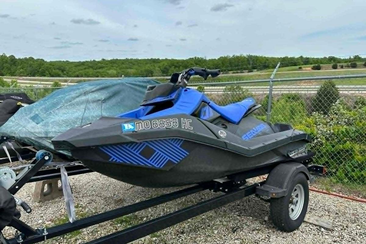 Used 2022 Sea-Doo Spark Trixx 2up
