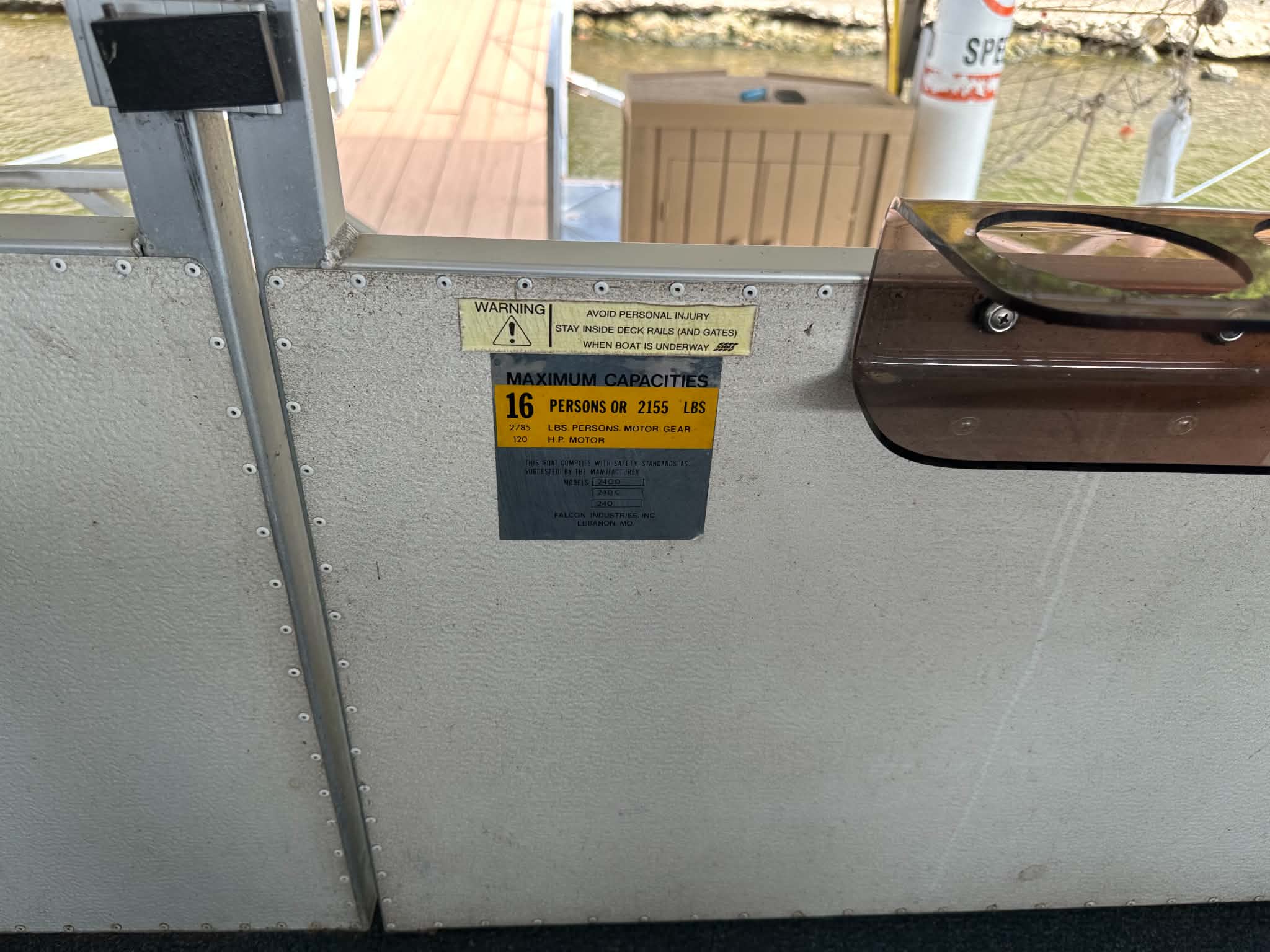 Used 1990  Sundancer Pontoon 240 D