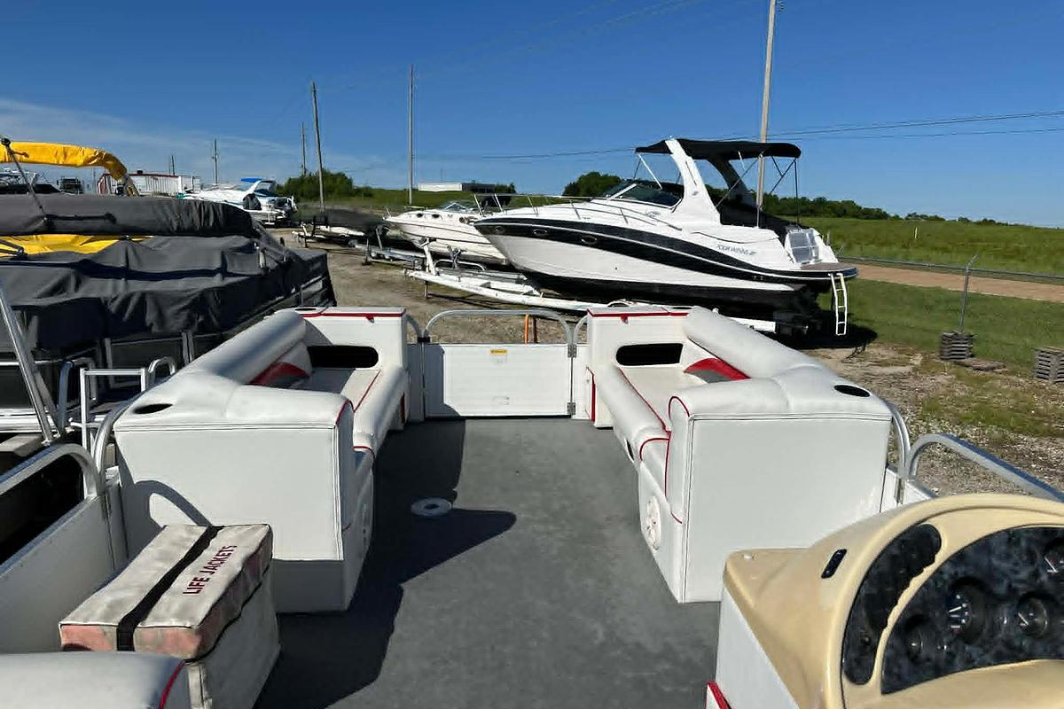 Used 1999 PlayCraft Sport 2400