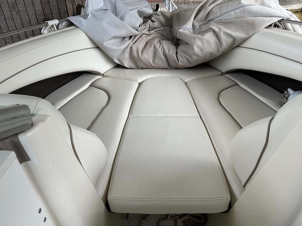 Used 1999 Bayliner 2350 Capri