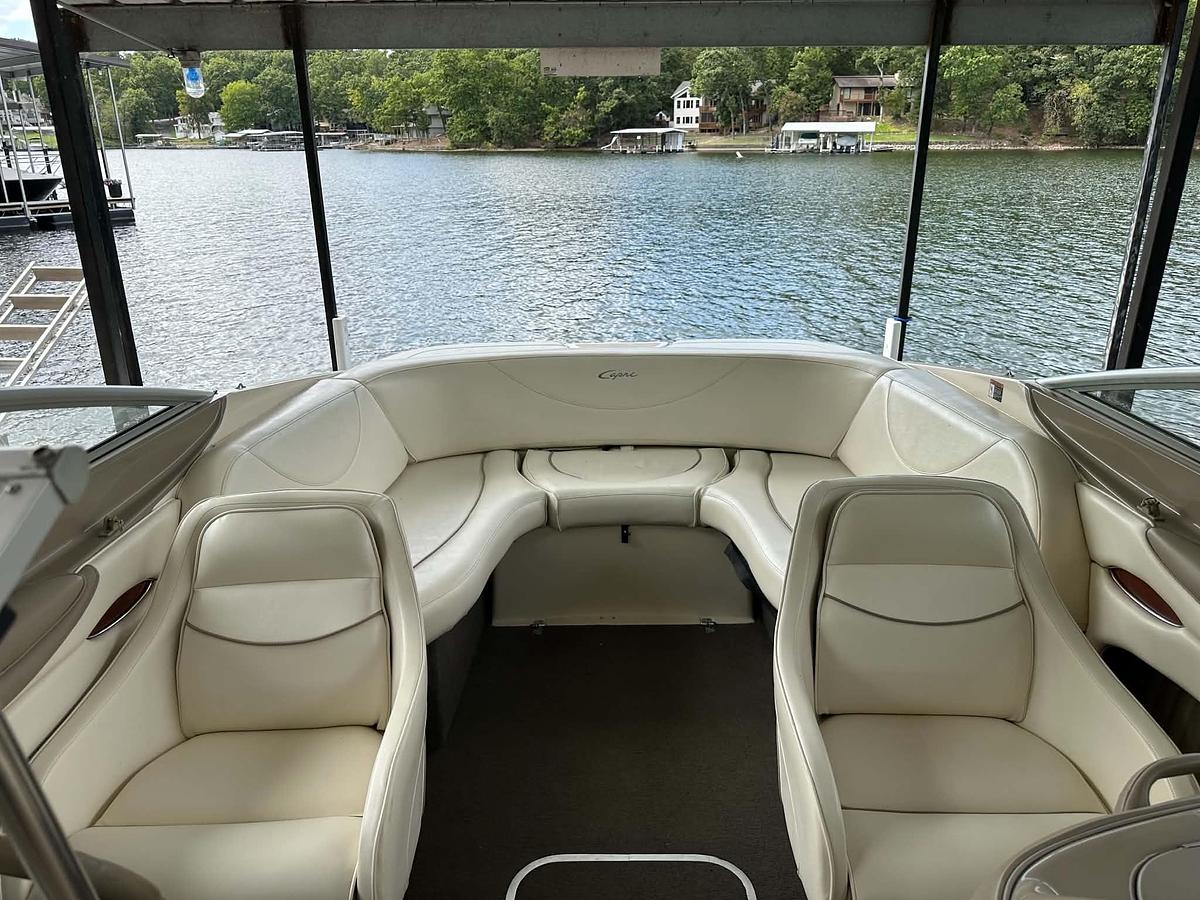 Used 1999 Bayliner 2350 Capri