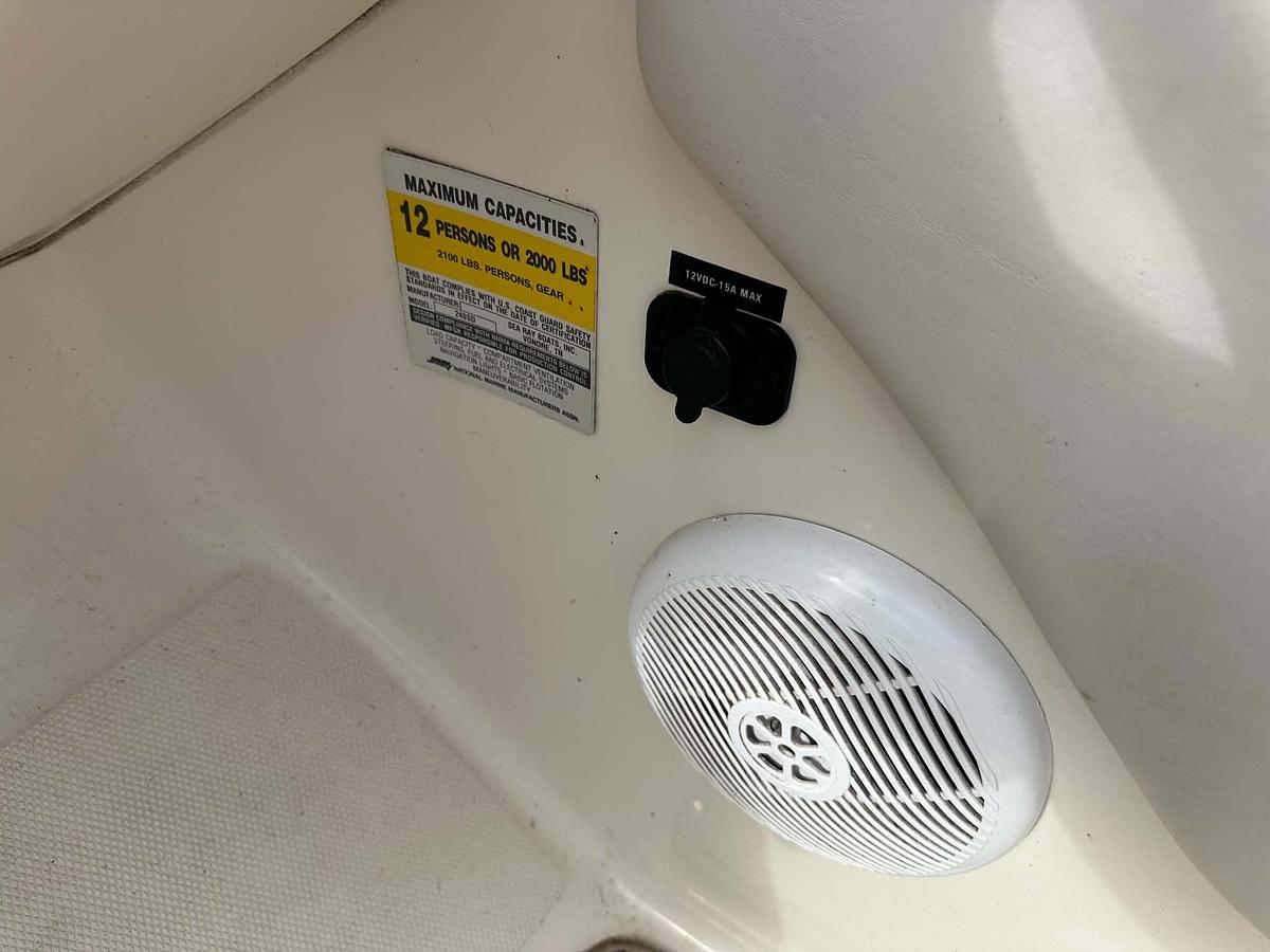 Used 2004 Sea Ray 240 Sundeck