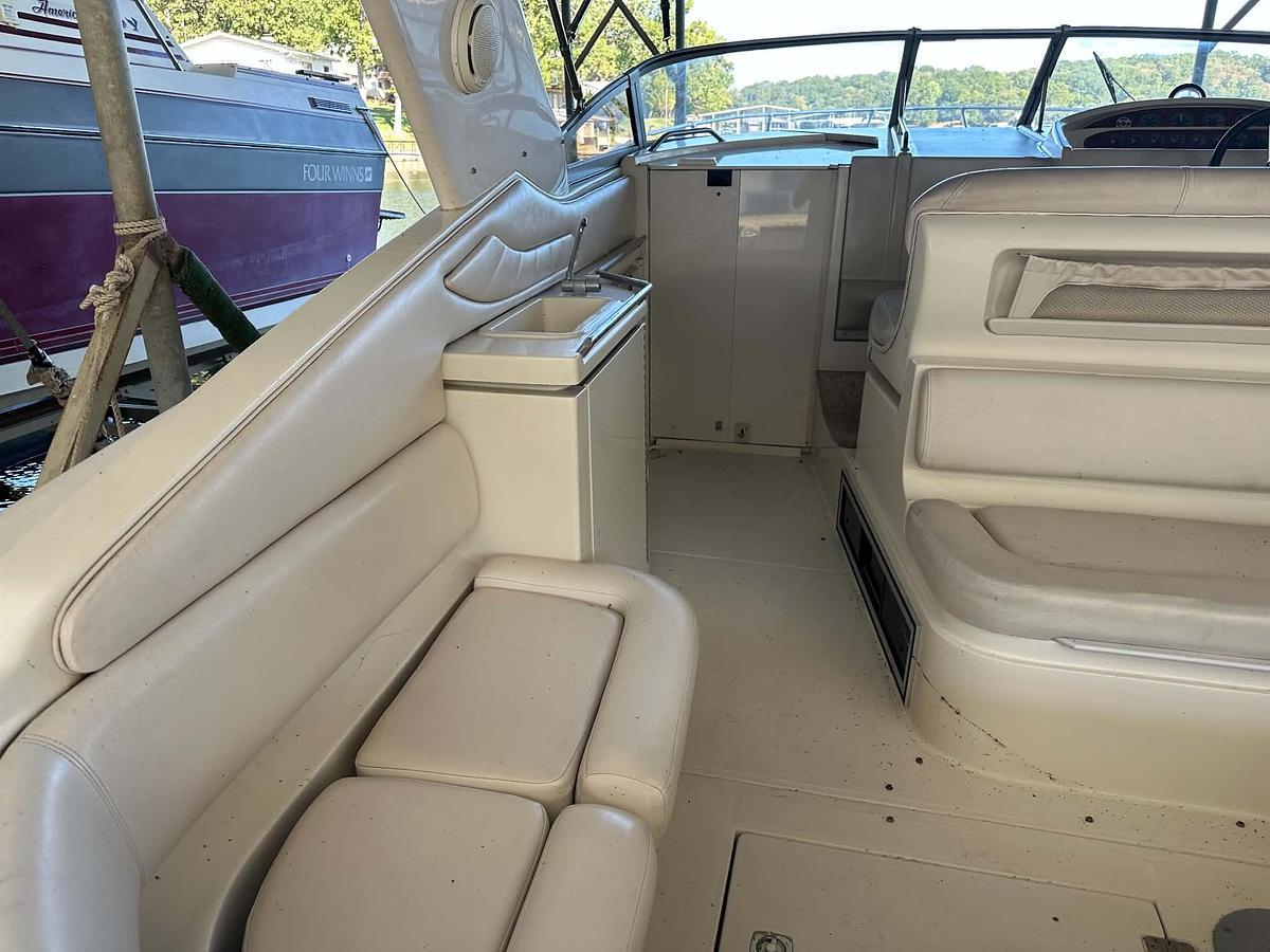 Used 1992 Regal 322 Commodore