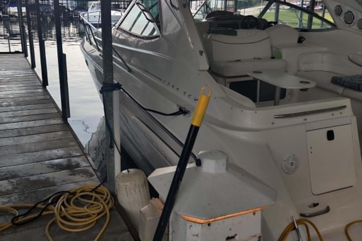 Used 2001 Maxum 3300 SCR