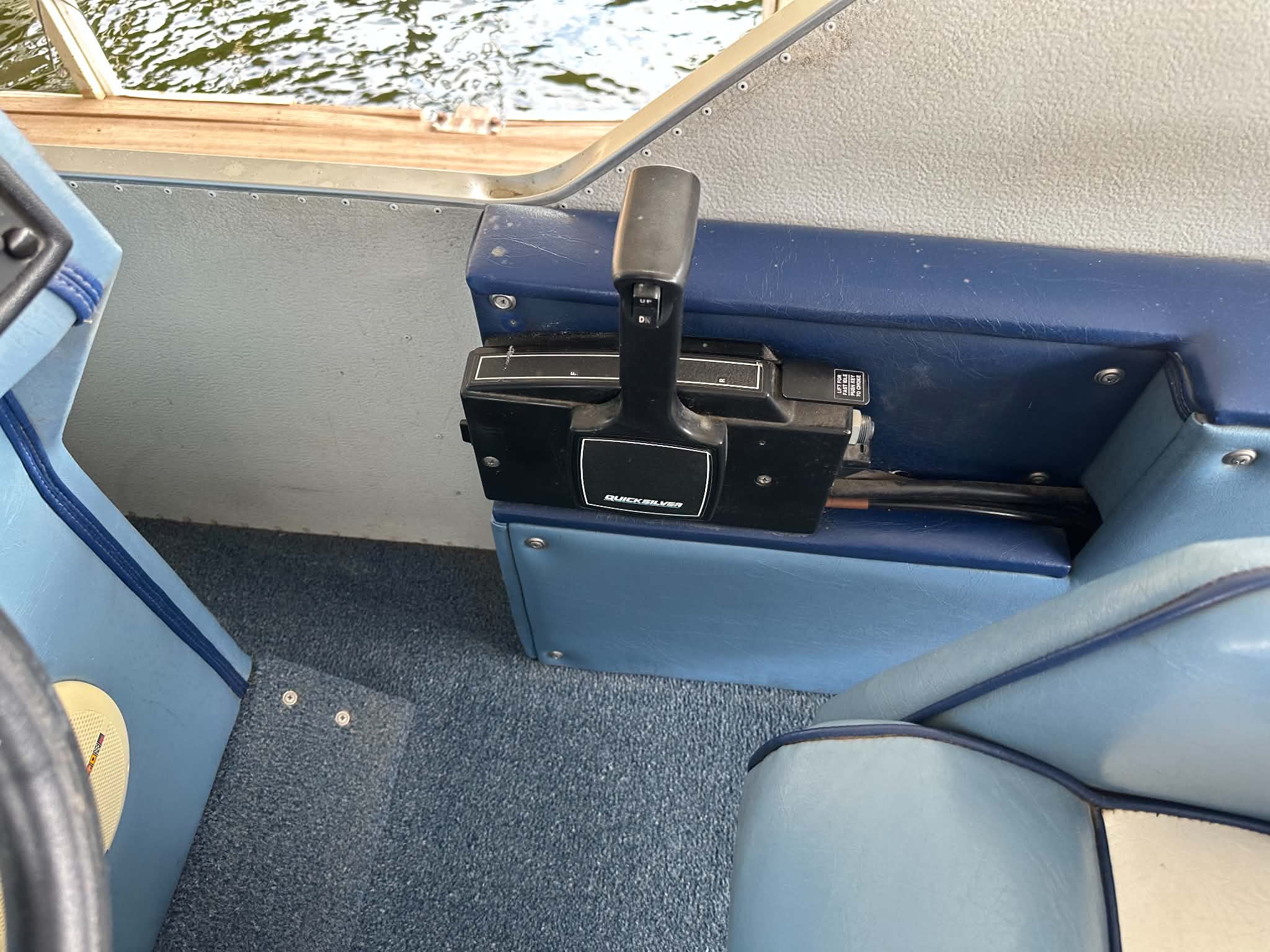 Used 1990  Sundancer Pontoon 240 D