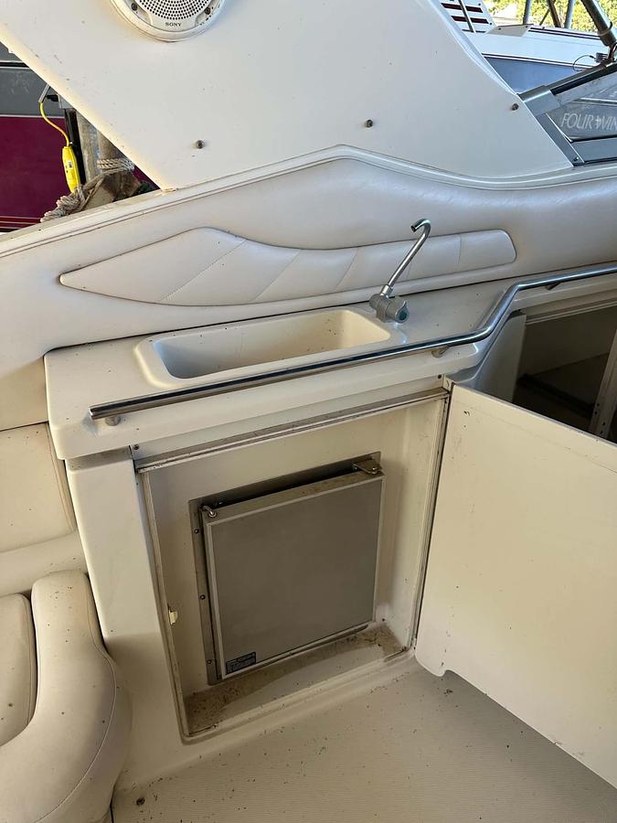 Used 1992 Regal 322 Commodore