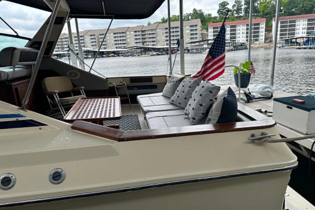 Used 1988 Sea Ray 390 Express Cruiser