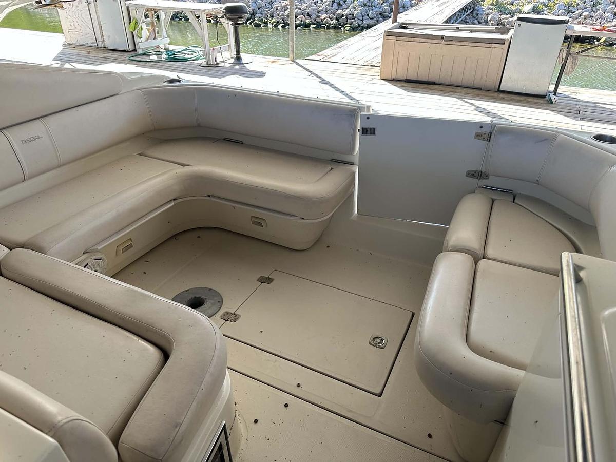 Used 1992 Regal 322 Commodore