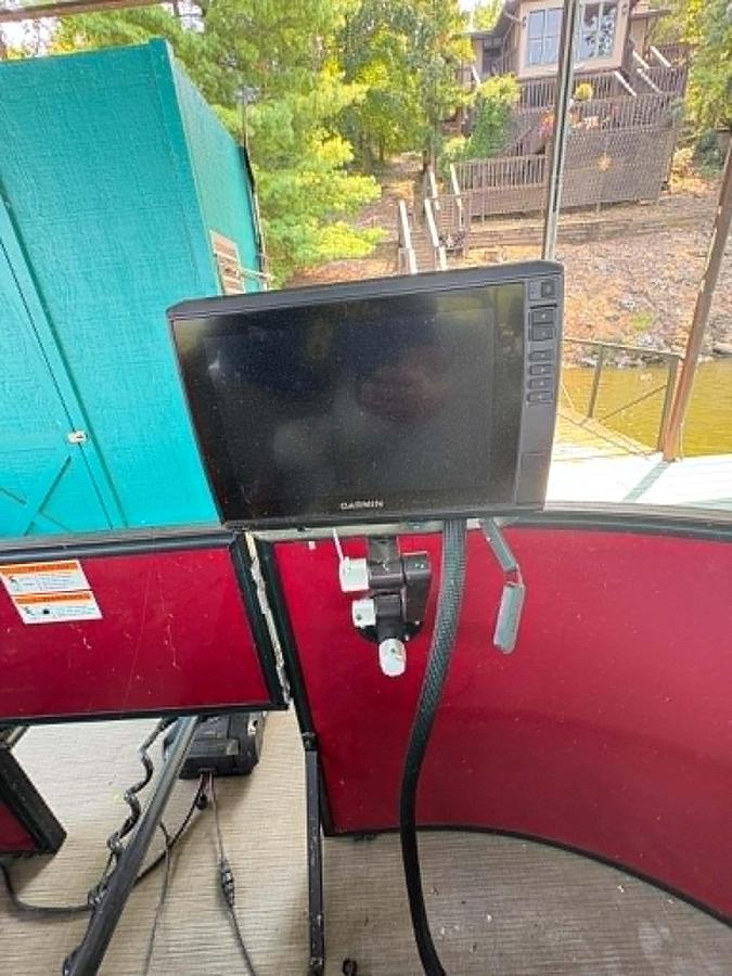Used 2023 Lowe SF232W