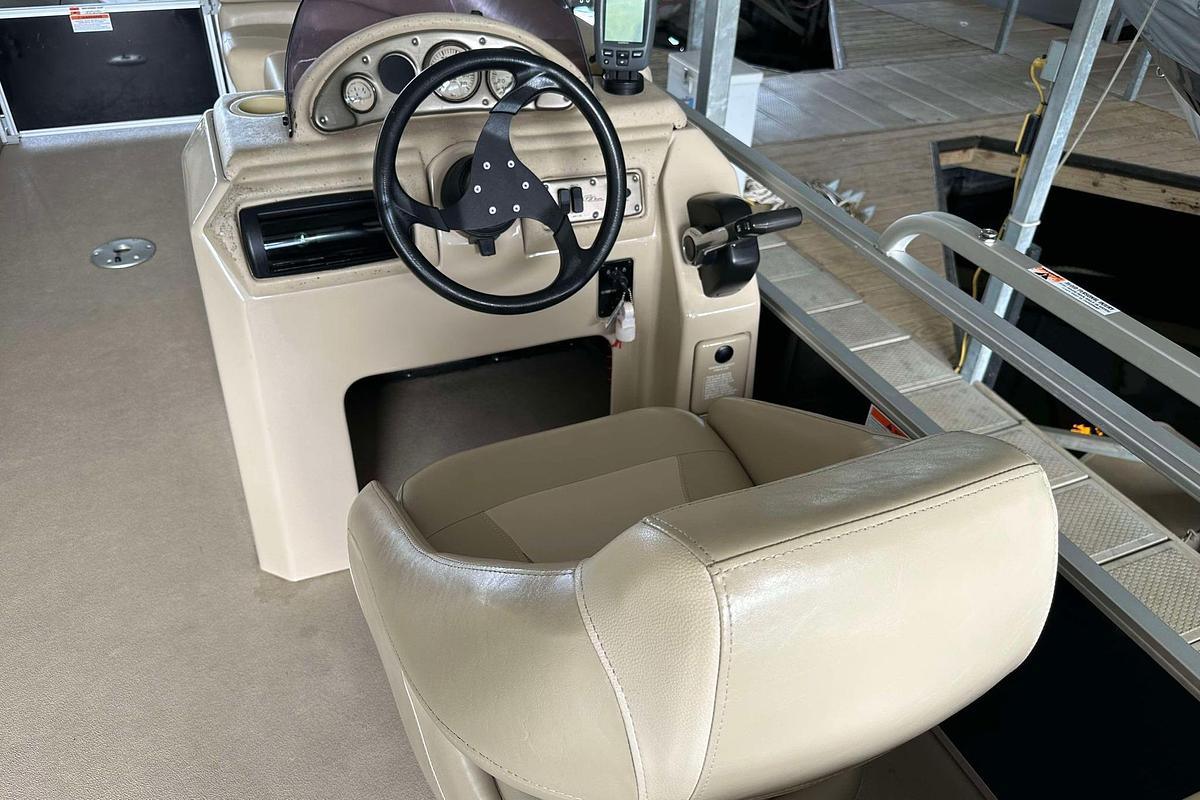 Used 2013 SunCatcher V322 RC