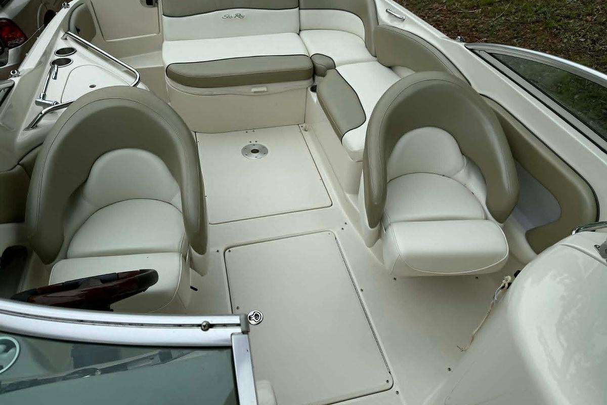 Used 2006 Sea Ray 240 Sundeck