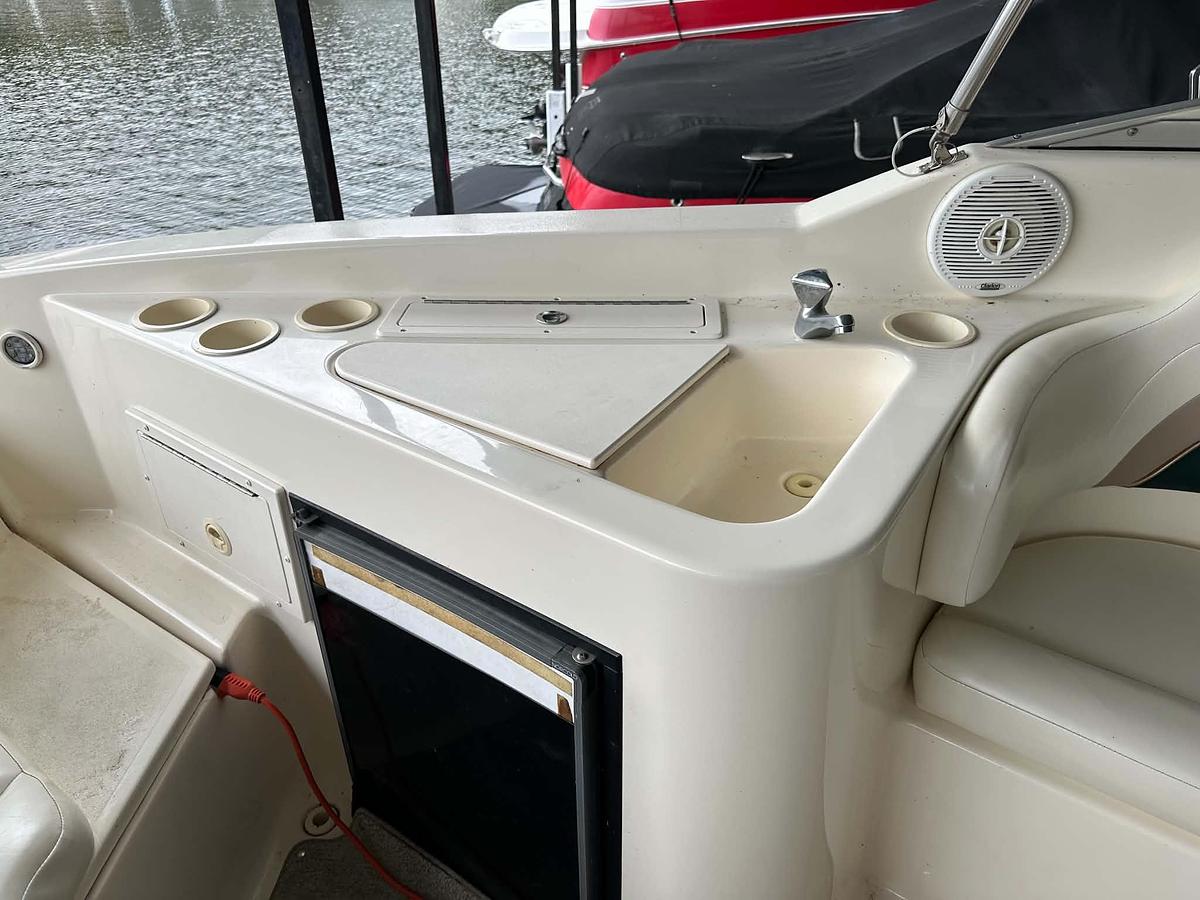 Used 1999 Rinker 272 Captiva Cuddy