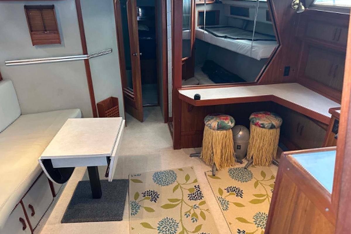 Used 1988 Sea Ray 390 Express Cruiser