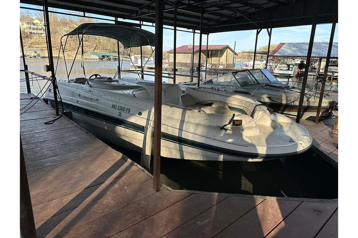 Used 1998 Chaparral Sunesta 252