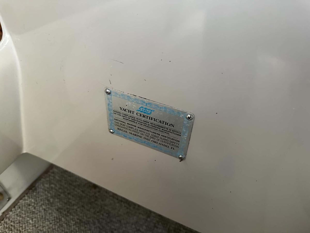 Used 1992 Regal 322 Commodore