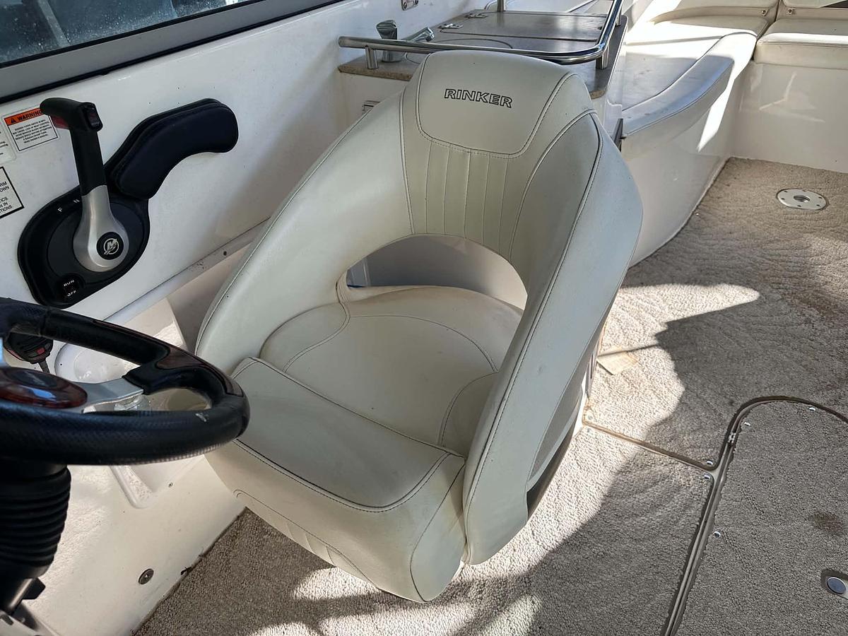 Used 2006 Rinker 282 Captiva