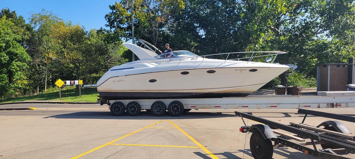 Used 1992 Regal 322 Commodore