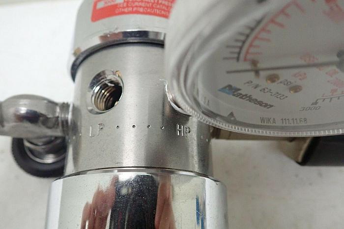 Used Matheson Tri-Gas M81-540-S Pressure Regulator w/ 3000psi 63-3133 Gauge