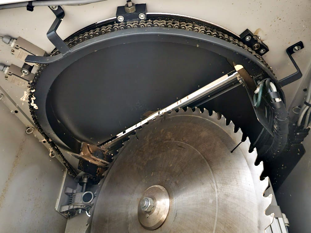 Used H&M ZN-8000 R - 2001