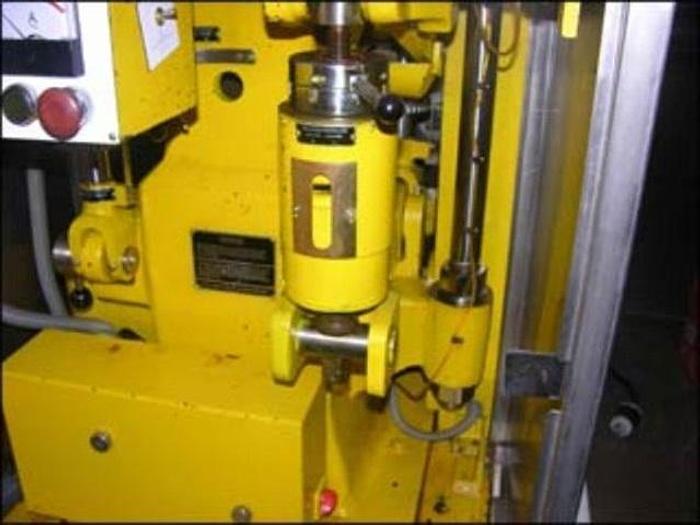 Used Key BBC-4 35 st. Bi-layer Tablet Press