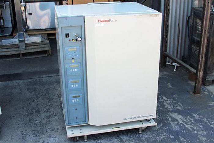 Used Thermo Forma CO2 Incubator, Model 3860