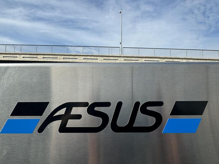 Used DeltaCap 4 Spindle Capper w/ Hopper/ Cap Elevato