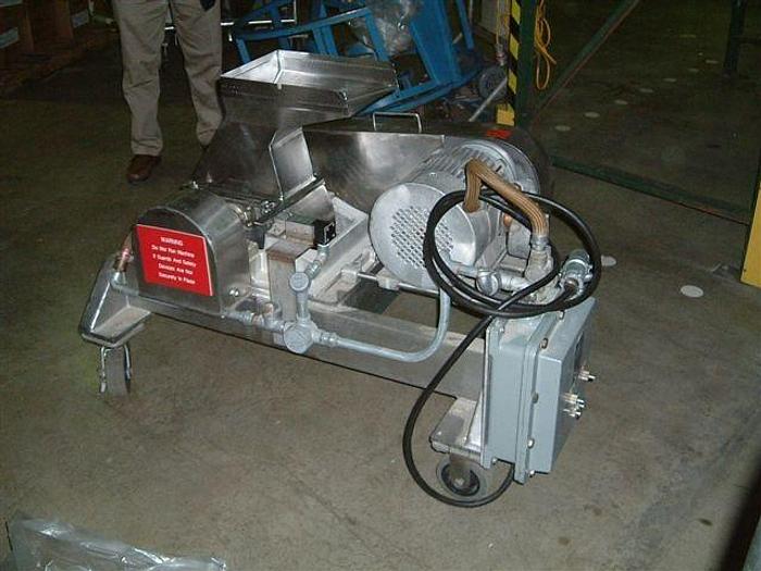 Used DASO6 FITZMILL S/S 10 HP SCREW FEED