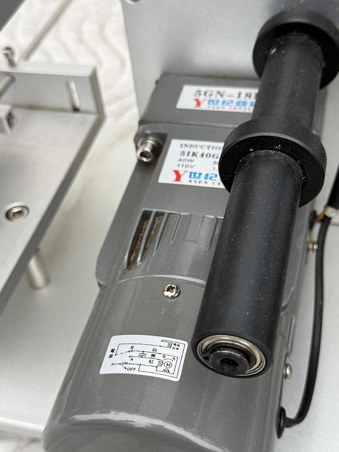 Used Pneumatic Type Flat Surface Labeling Machine