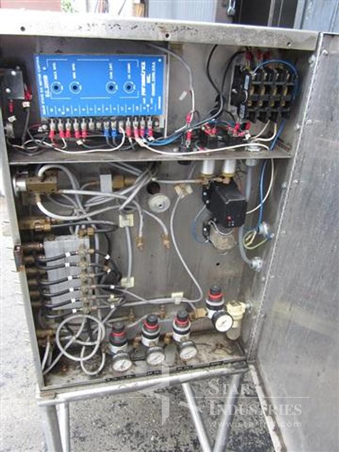 Used IMA MODEL F350 FARMOMAC 8 SPINDLE CAPPER