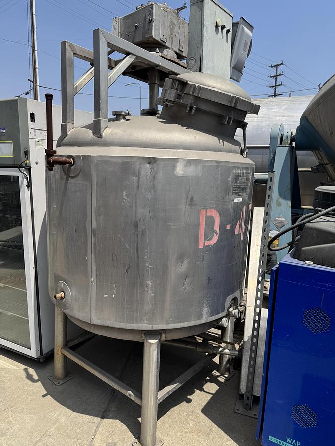 Used 300 gallon Mueller Jacketed Tank w/ Mixer