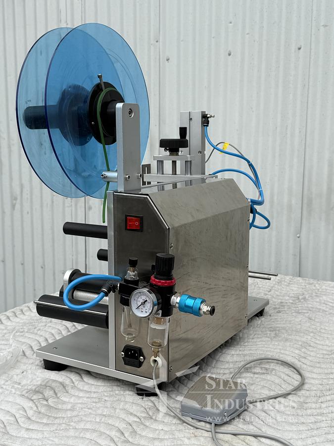 Used Pneumatic Type Flat Surface Labeling Machine