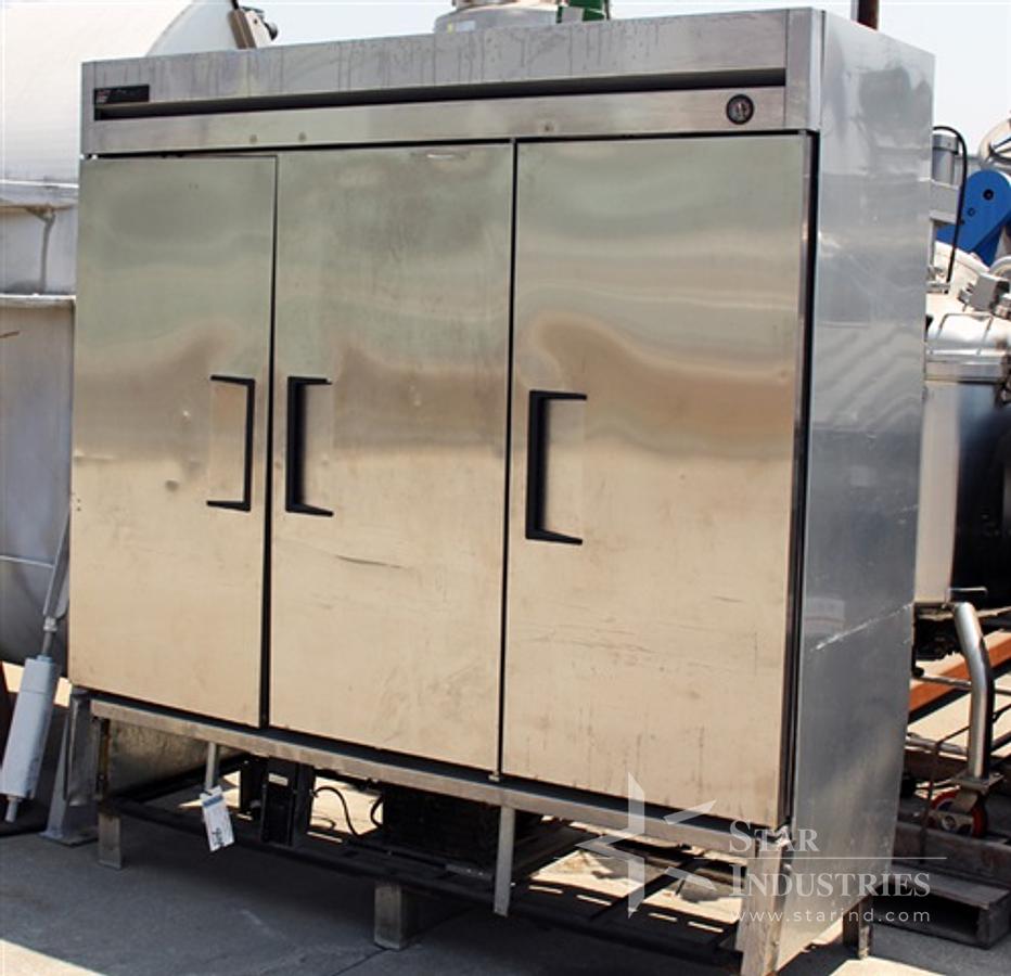 Used True Manufacturing 72 c.f. 6 door Refrigerator