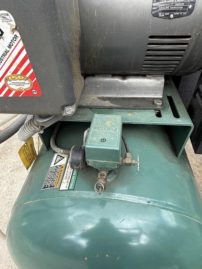 Used Compressor, Commercial, Champion Pneumatic, 25HP