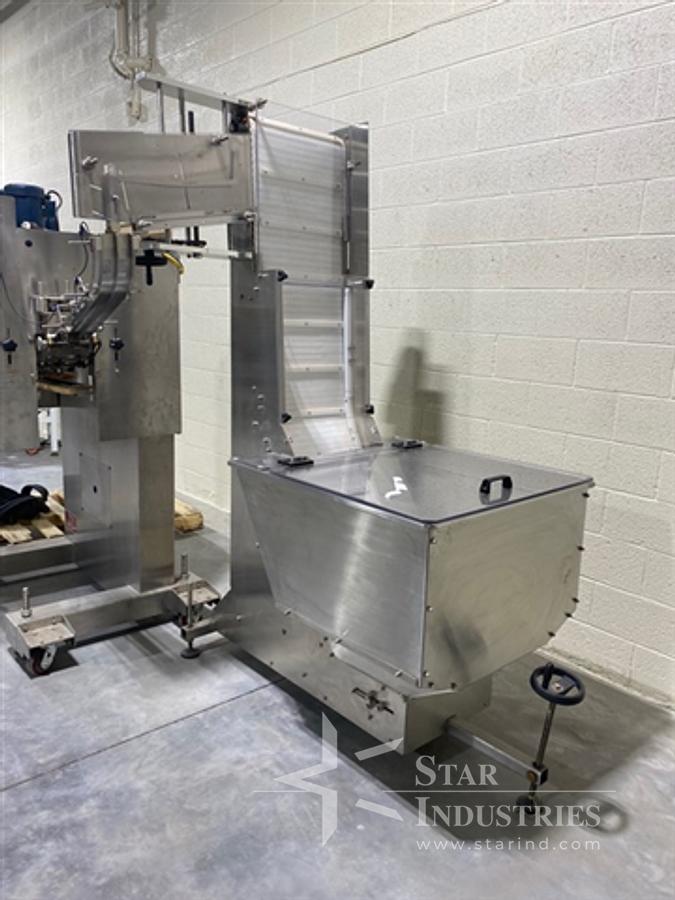 Used Acasi Spindle Capper TCAP-8-W, with elevator