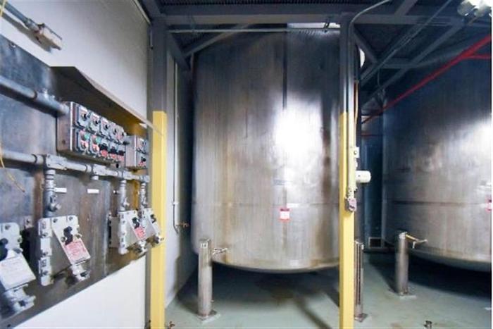Used Stainless Steel Tank 5,800 Gallons w/Agitation
