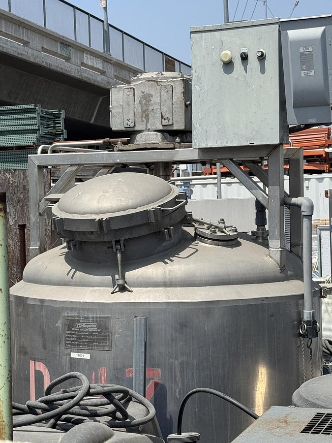 Used 300 gallon Mueller Jacketed Tank w/ Mixer