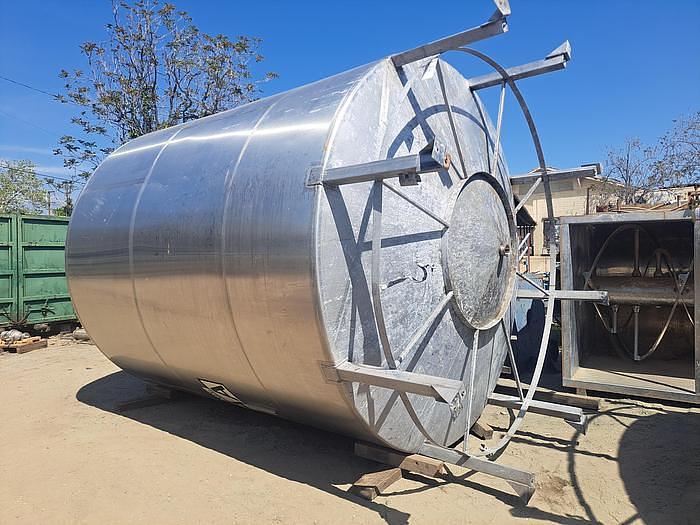 Used Tank, 6,000 Gallon, 304 Stainless Steel, 10' x 10'6", Dish Bottom