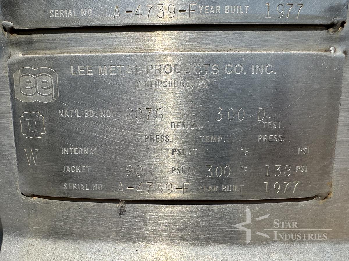 Used Lee 300 gallon tank w/ 1.5 h.p. Lightnin Mixer