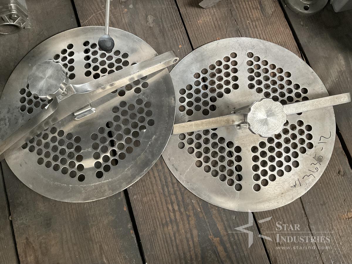 Used V-Blender perforated Lids