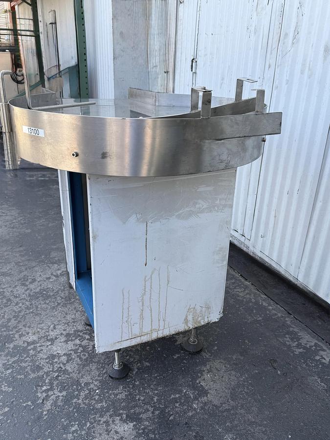 Used Accumulating Table 32'' Diameter S.S.