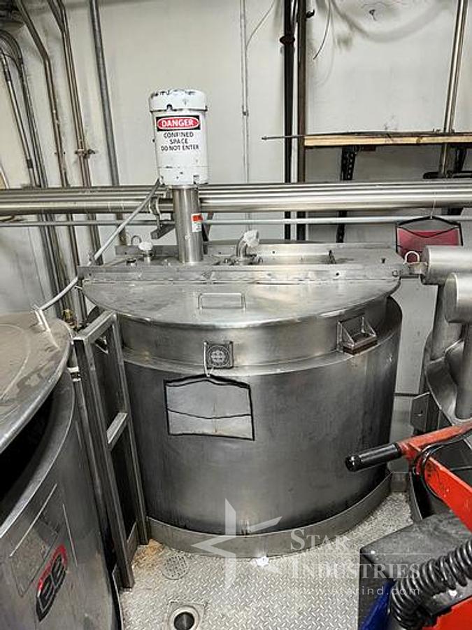 Used Stainless Steel Holding Tank with Agitation System 132X148SS