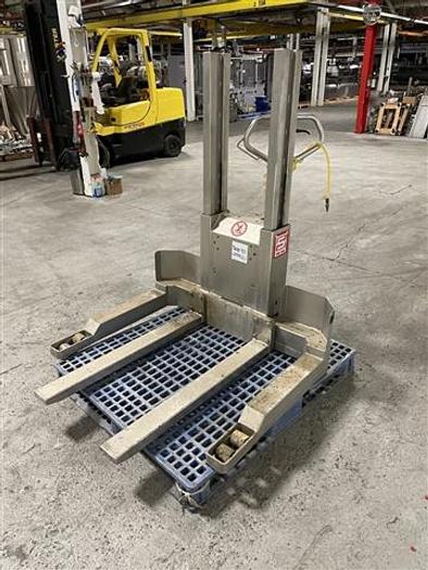 Used Robusto Pallet Lifter, Model FL350