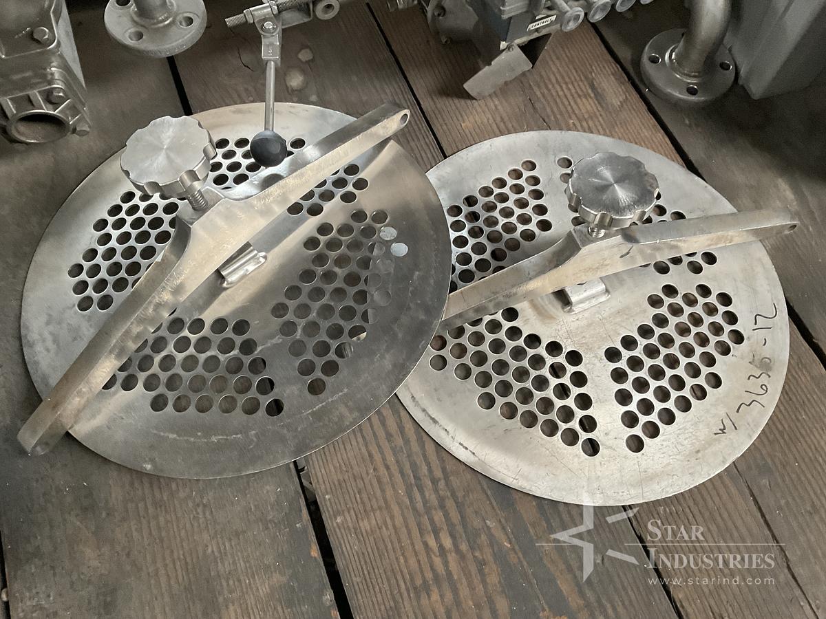 Used V-Blender perforated Lids
