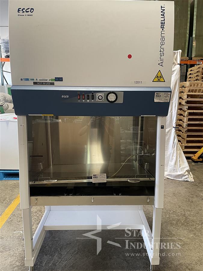 Used ESCO Class II BSC Environmental Chamber