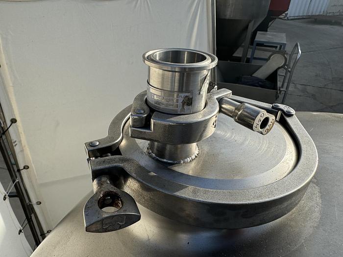 Used 1,000 gallon DCI s.s. Tank