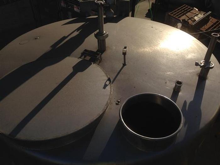Used C.E. Howard 1,000 gallon s.s. Mix Tank w/ 2 hp s.s. Lafert 2 hp Mixer