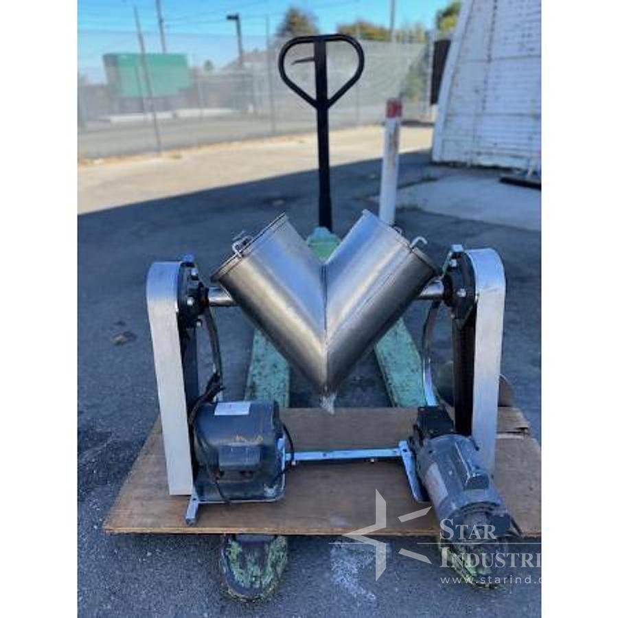 Used Patterson-Kelley 1 c.f. V-blender