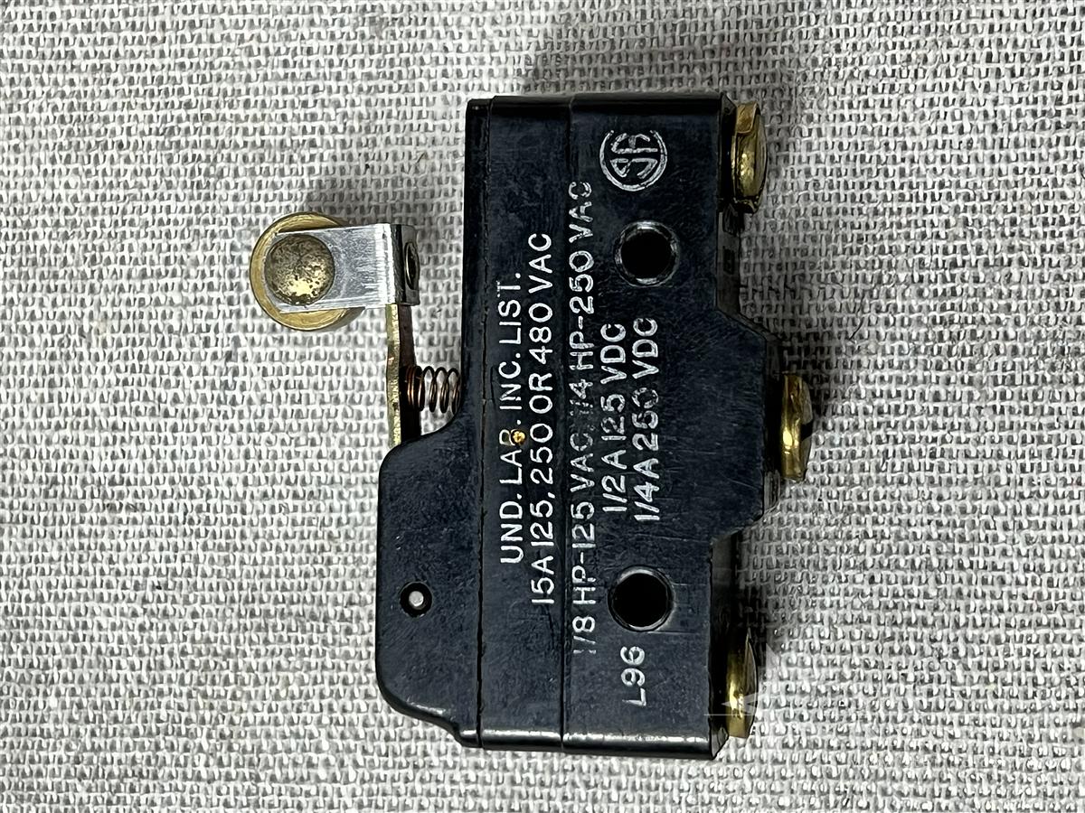 Used Open/Closed Micro Switch
