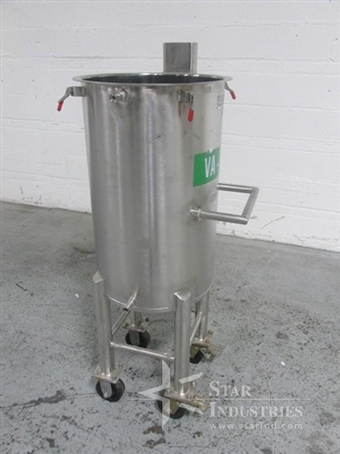 Used 30 GAL STAINLESS STEEL TANK